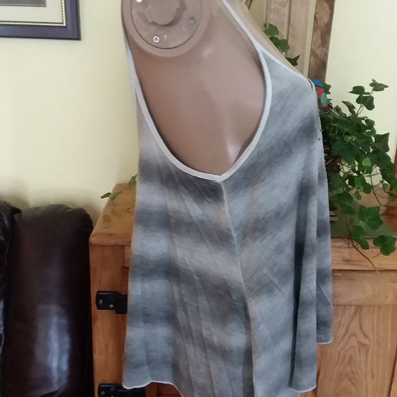 NWT DECREE Top size Large - Picture 5 of 7